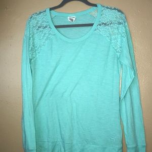 Long sleeve VS pink shirt